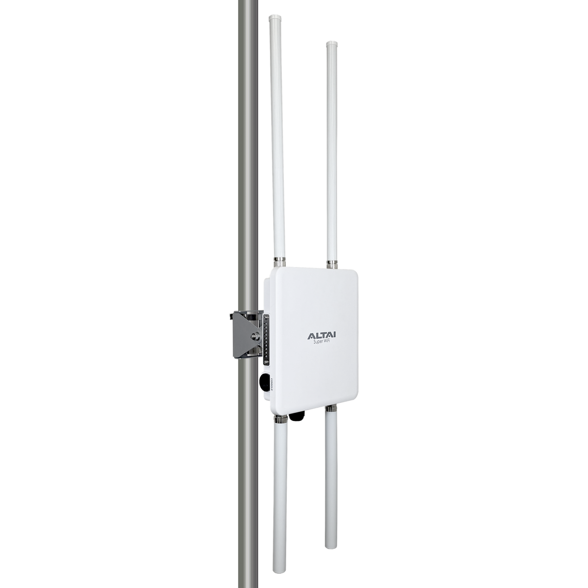Altai AX600-X pole-mounted with antennas