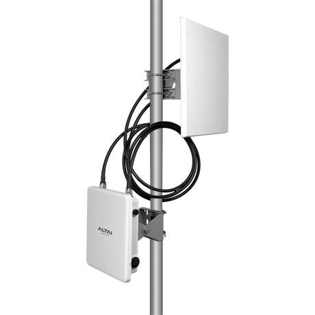 Altai A660-S pole-mounted with a panel antenna